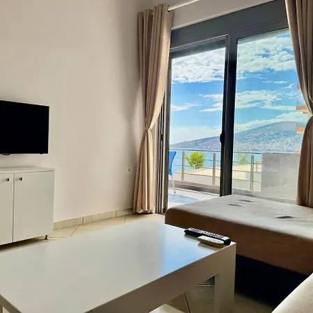 Apartment Veritas Sarandë